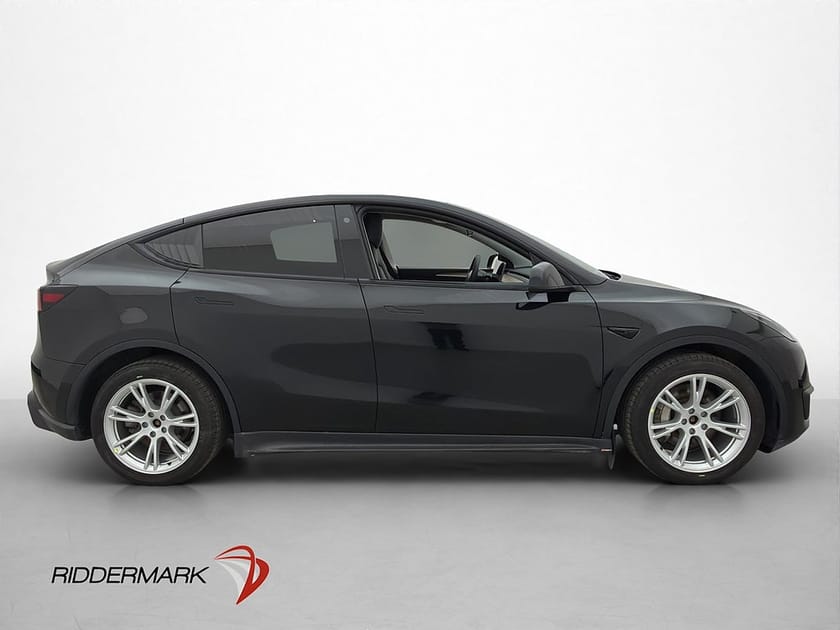 Bild 5 av Tesla Model Y Long Range AWD 514hk Drag Moms En brukare