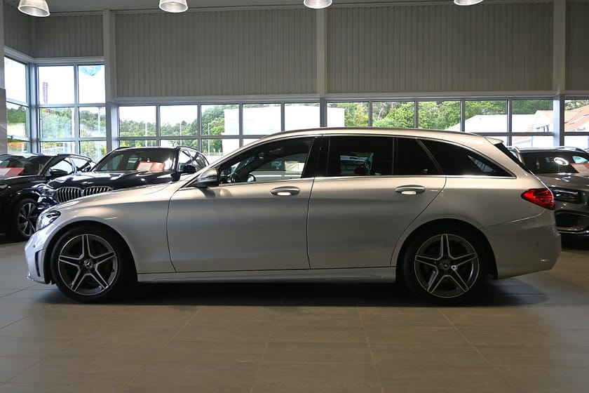 Bild 2 av Mercedes-Benz C 200 T d 9G-Tronic AMG Line Drag Kamera