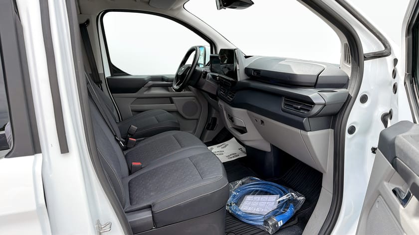 Bild 3 av Ford Tourneo Custom 340 Plug-in Hybrid E-CVT, 233hk, 2025 |9-sits|