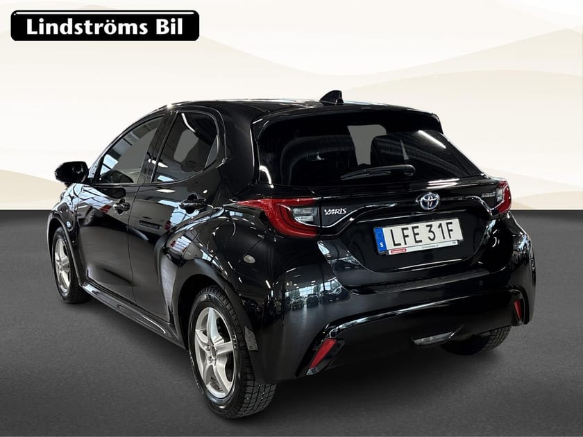 Bild 4 av Toyota Yaris Hybrid 1.5 Style Säkerhetspaket JBL Sommar/Vinterhjul