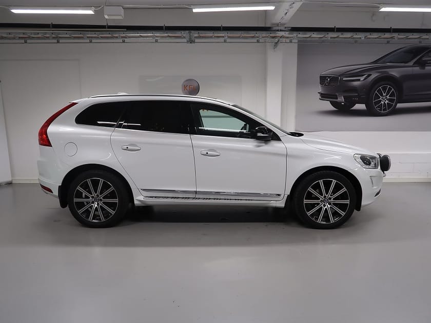 Bild 5 av Volvo XC60 D4 AWD Summum Business Edition Pro V-Däck ingår Pano-Dr