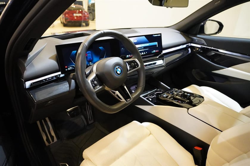 Bild 2 av BMW 550e xDrive Sedan