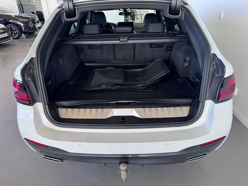 Bild 4 av BMW 530e xDrive Touring Steptronic M Sport | Dragkrok | Kamera