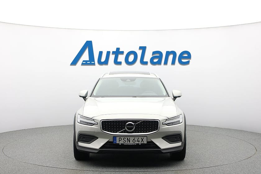 Bild 3 av Volvo V60 Cross Country D4 AWD Panorama, Drag, Carplay 190hk, Värmare