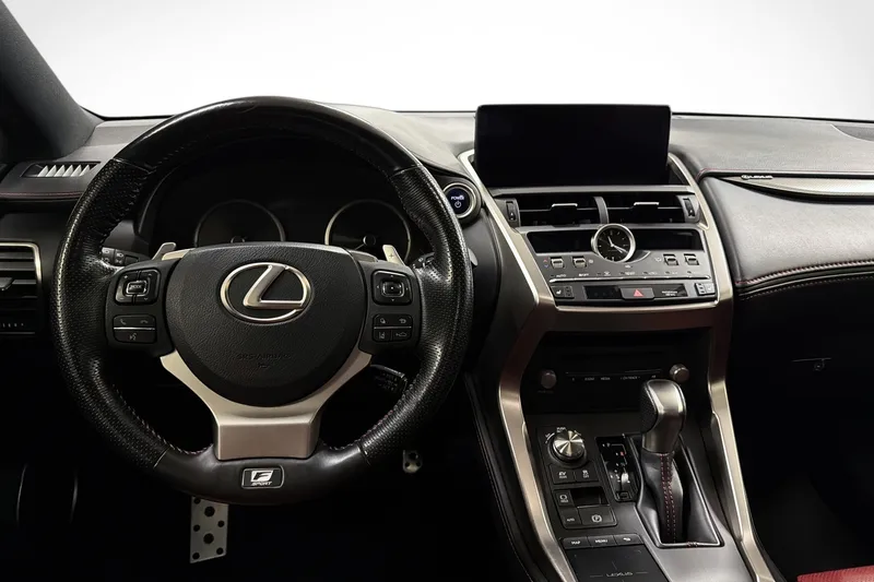 Lexus NX 300h AWD bilde 11