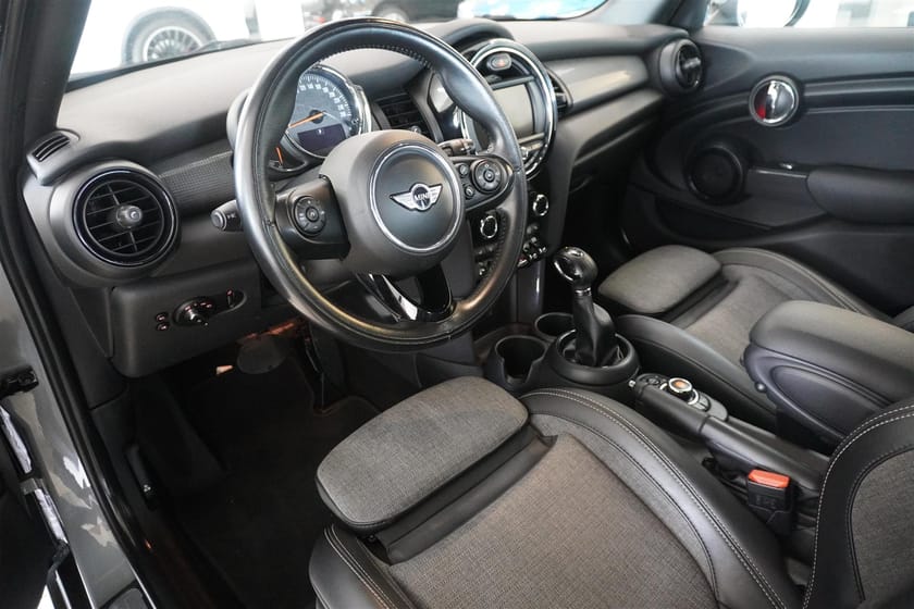 Bild 2 av MINI Cooper 5d Automat Parkassist Sportstol LED