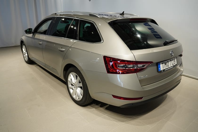 Bild 3 av Škoda Superb Kombi STYLE TSI 150 DSG LÄDER / DRAG