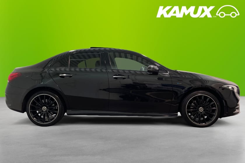 Bild 2 av Mercedes-Benz A 250 e Sedan AMG Pano Värm Burm Navi 218hk