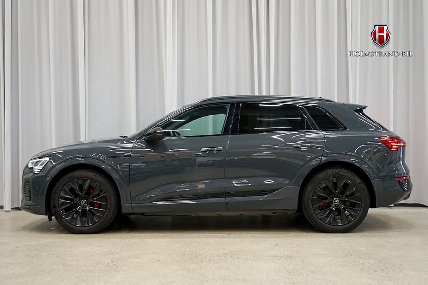 Bild 1 av Audi Q8 50 e-tron quattro S line Edition Drag 21" Rattvärme