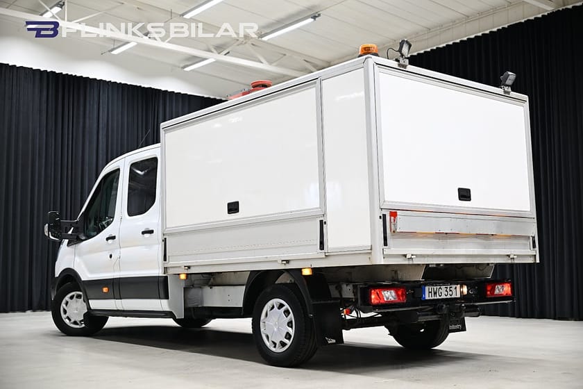 Bild 4 av Ford Transit 350 Chassi Dubbelhytt 2.0 TDCi 170HK Dubbelhytt|6-Sits|Kåpa|NyKamrem|Moms