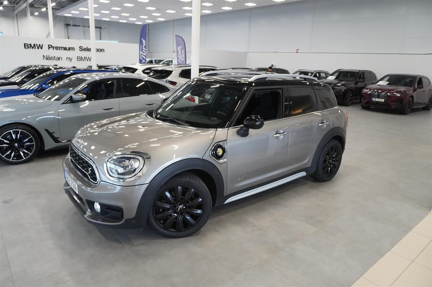 Bild 2 av MINI Countryman Cooper SE ALL4 Navi LED Sportstol Panorama PDC