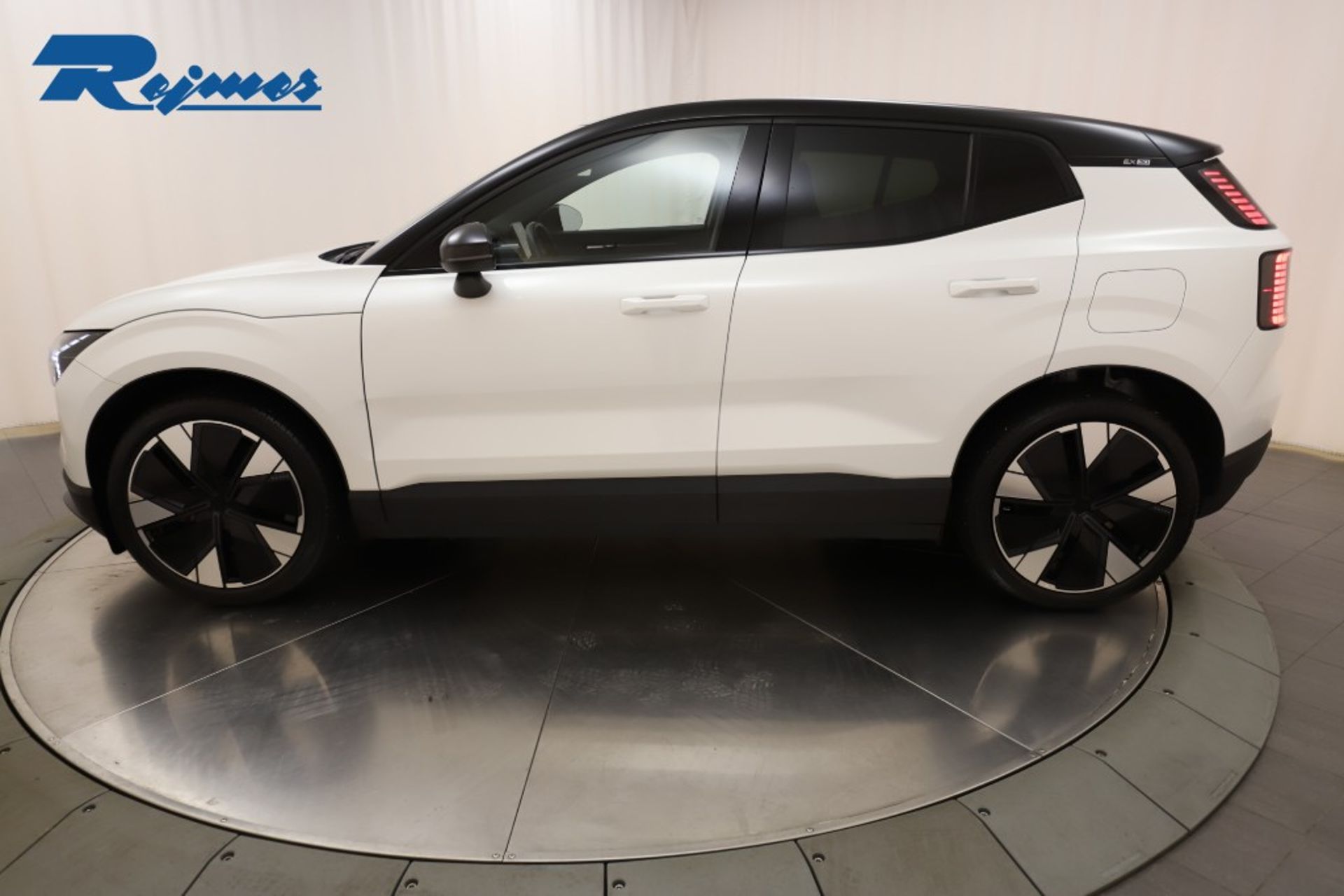 Volvo EX30 Extended Range Plus 2025, kuva 3/10