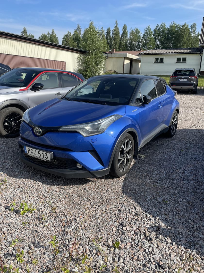 Bild 2 av Toyota C-HR Hybrid 1.8 CVT, 122hk - Style Teknikpaket / V-hjul, MoK, Drag