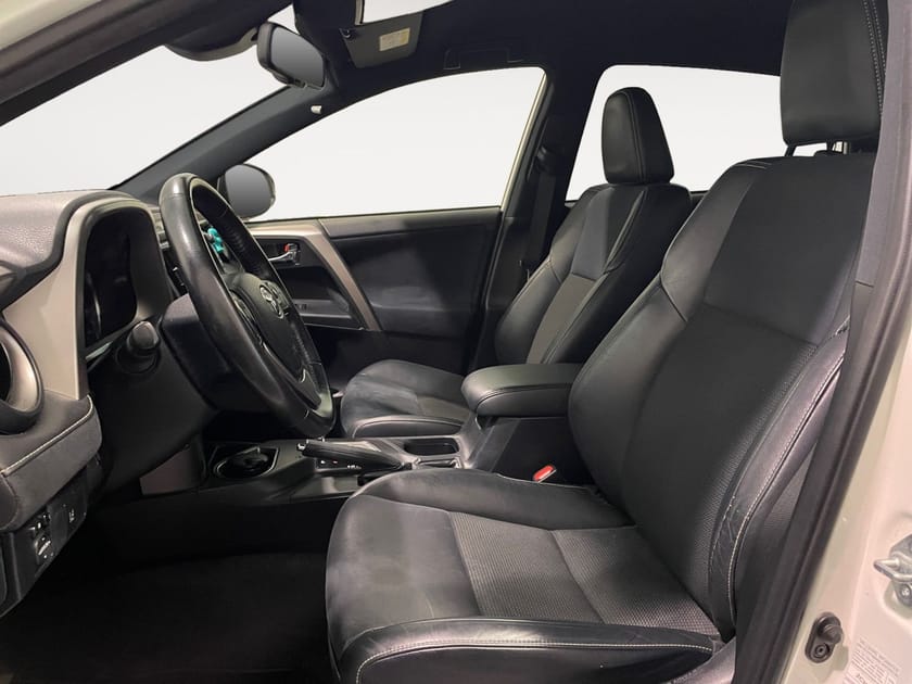 Bild 4 av Toyota RAV4 Hybrid 2.5 AWD-i Active plus Backkamera Navi 197hk