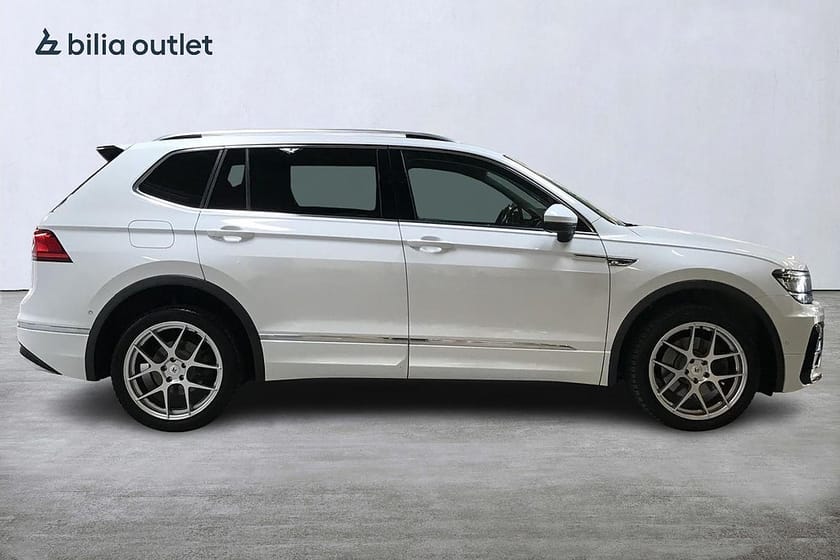 Bild 5 av Volkswagen Tiguan Allspace 7-sätes 2.0 TDI 4Motion R-Line 7-sits 190hk Cockpit Drag B-kam