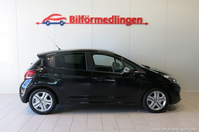 Bild 2 av Peugeot 208 1.2 82hk Style Panorama V-Hjul