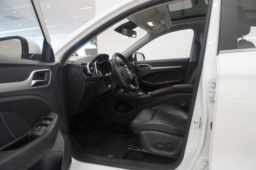 Bild 2 av MG ZS EV Luxary 44 kWh 143hk