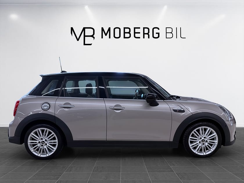 Bild 4 av MINI Cooper S 5-dörrars 178hk Helg på Moberg! Navi B-Kamera