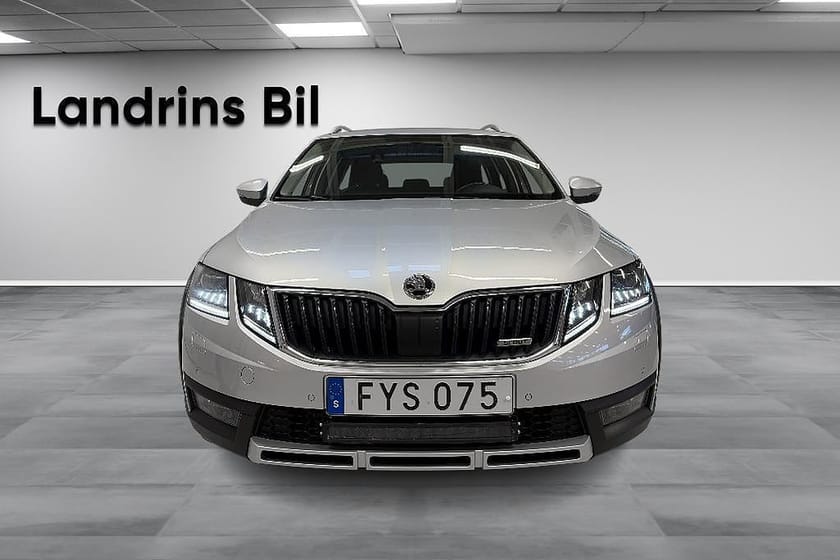 Bild 2 av Škoda Octavia Scout Skoda 2.0 TDI 150HK AUT 4x4 Premium *Drag*V-Hjul*Värmare*