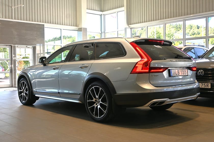 Bild 3 av Volvo V90 Cross Country D5 AWD 235hk PRO Polestar B&W HUD Pano Drag