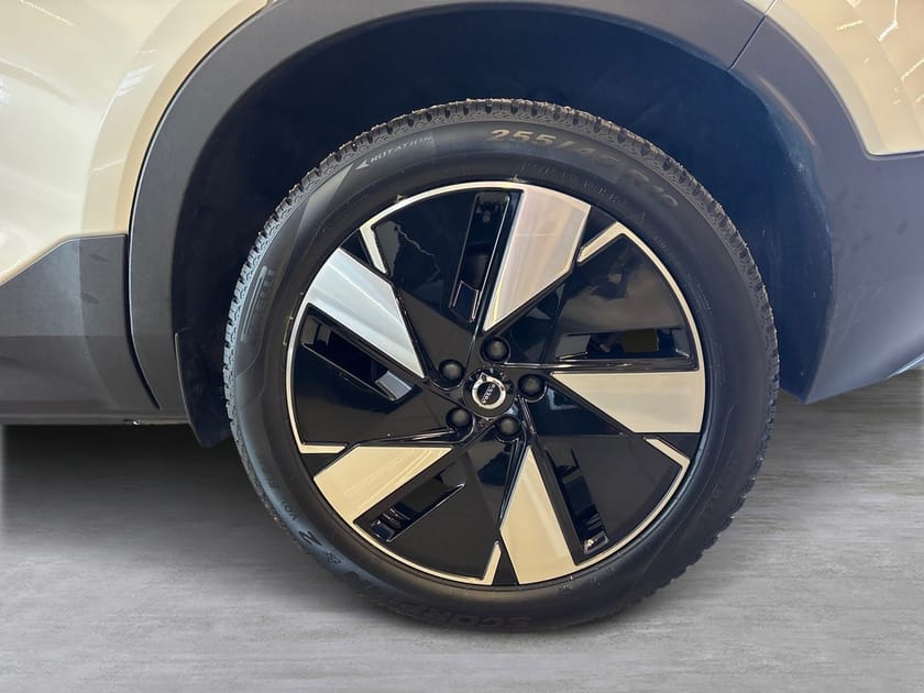 Bild 3 av Volvo XC40 Recharge Single Motor Extended Range Core SE 🔵 OUTLET Sommarkampanj, Adaptiv farthållare, Baklucka Elmanövrerad, Tonade rutor, Dragkrok halvautomatisk