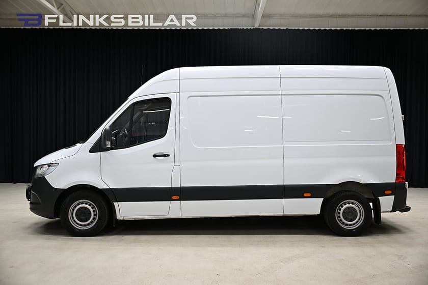 Bild 2 av Mercedes-Benz Sprinter 211 CDI FWD Panel Van 9G 114HK Automat|Inredd|Drag|Värmare|Backkamera