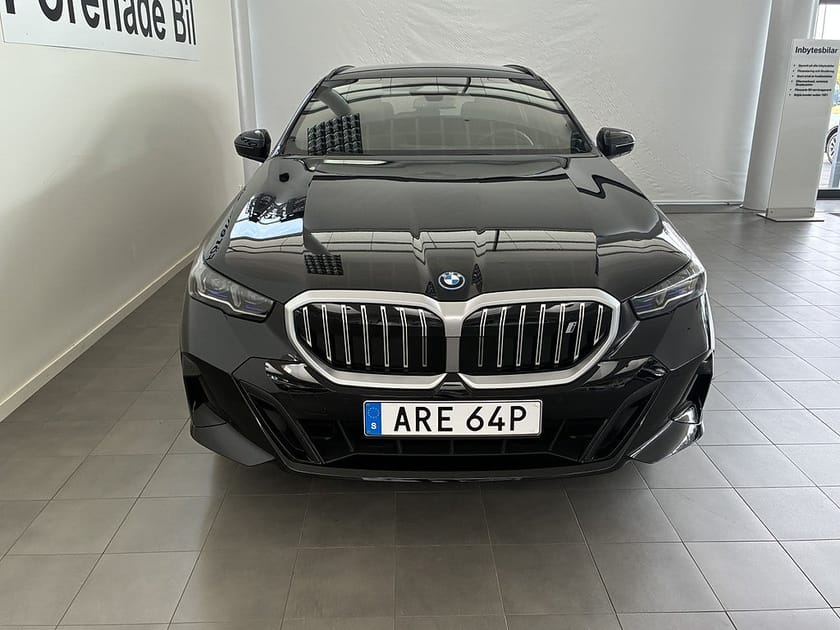 Bild 2 av BMW i5 eDrive40 Touring M Sport Drag Rattvärme H/K ParkAssist