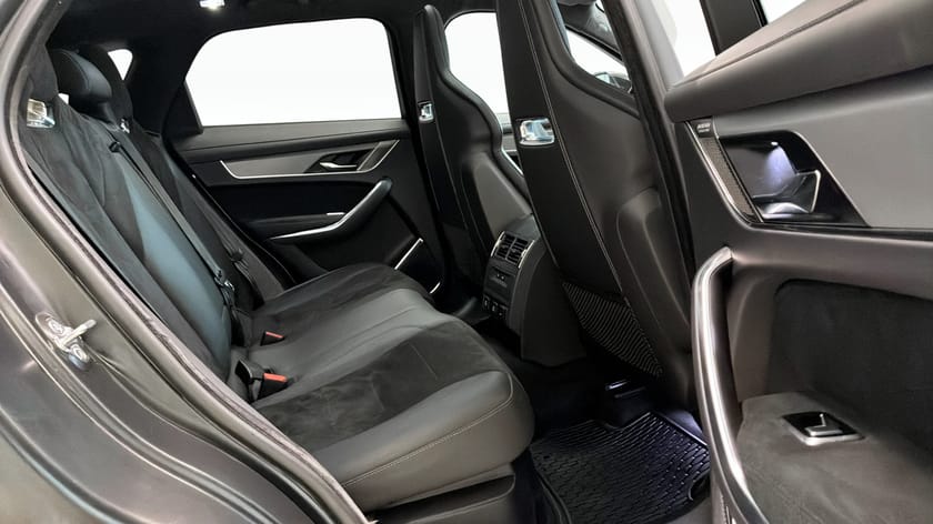 Bild 5 av Jaguar F-Pace SVR V8 550HK AWD | Dragkrok | Panorama | 360° | Meridian