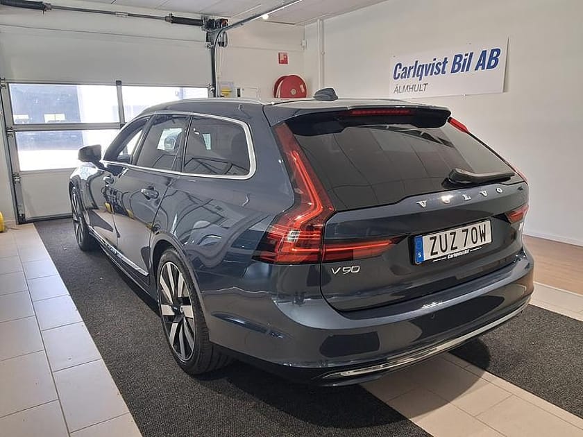 Bild 2 av Volvo V90 T6 Recharge Core Bright plug in AWD 350HK 4x4
