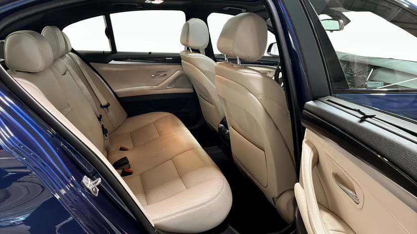 Bild 5 av BMW 520d xDrive Sedan M SPORT H/K TAKLUCKA RATTVÄRME
