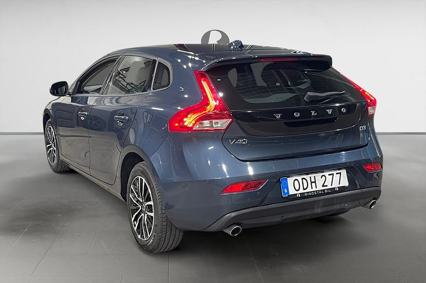 Bild 5 av Volvo V40 D3 150 HK MOMENTUM D-VÄRM PDC VOC KAMREM BYTT 0.35L/MIL