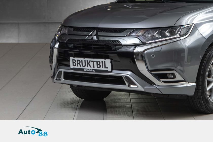 Bilde 2 av Mitsubishi Outlander PHEV Instyle+ / AWD / / Hengefeste