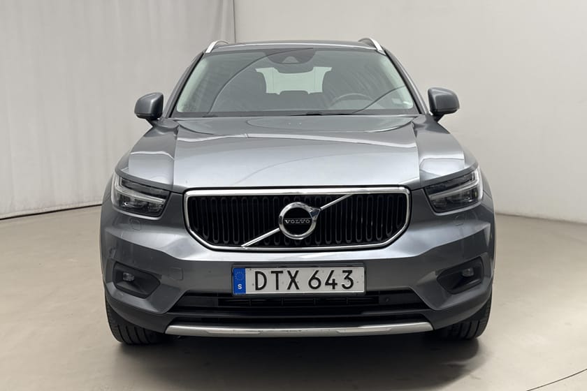 Bild 5 av Volvo XC40 D4 AWD (190hk) Momentum Läder Värmare Drag