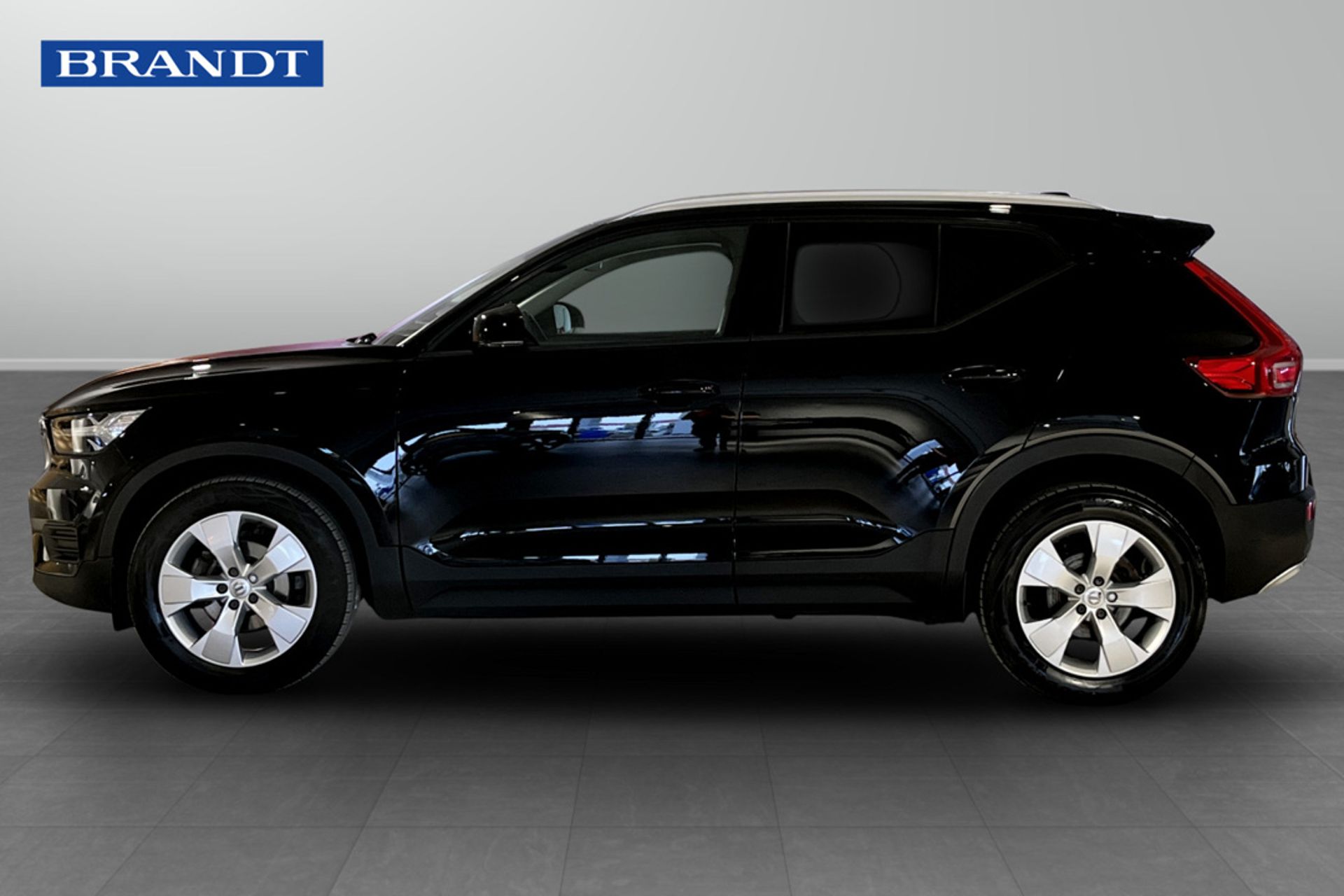 Volvo XC40 D3 FWD Momentum 2020, kuva 3/9