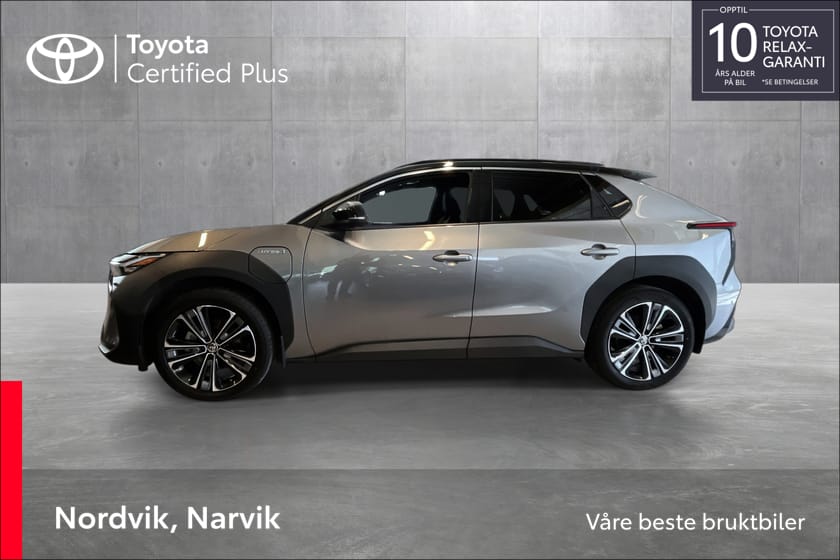 Bilde 2 av Toyota bZ4X Executive Bitone med tilhengerfeste og LED-bar