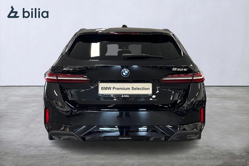 Bild 4 av BMW 530e xDrive Touring M-sport | Drag | B&W | Head-up | 360