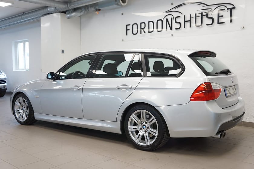 Bild 2 av BMW 325i Touring 218HK COMFORT M-SPORT | 2 ÄGARE | LÅGA MIL