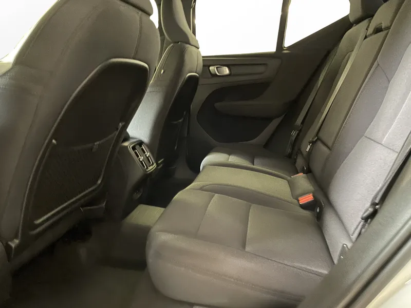 Bild 11 av 14 – Volvo XC40 B4 FWD Bensin Momentum Advanced Edt