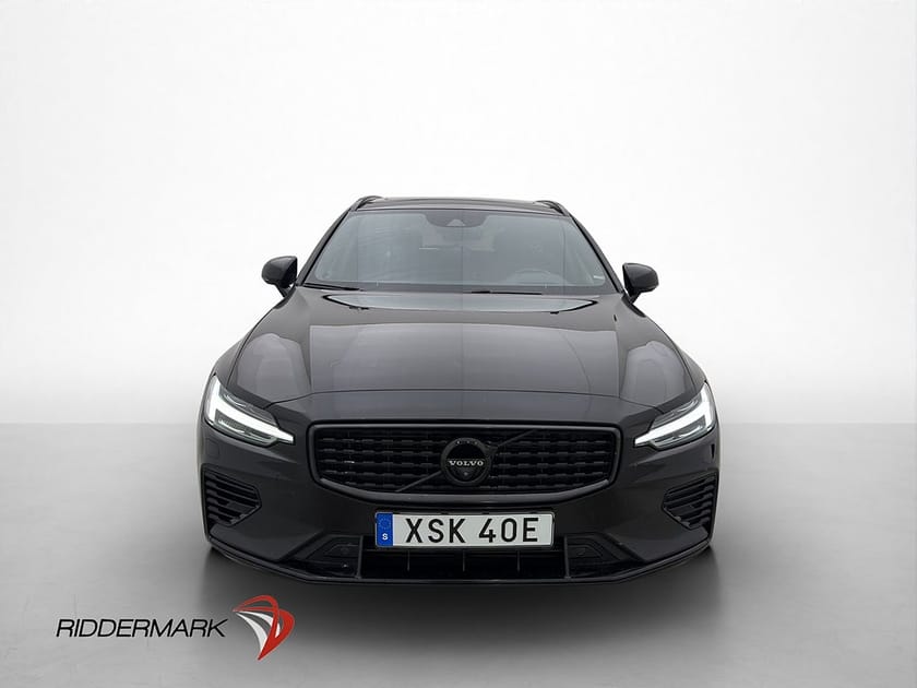 Bild 2 av Volvo V60 T8 Twin Engine AWD R-Design Värmare H/K Pano 360°