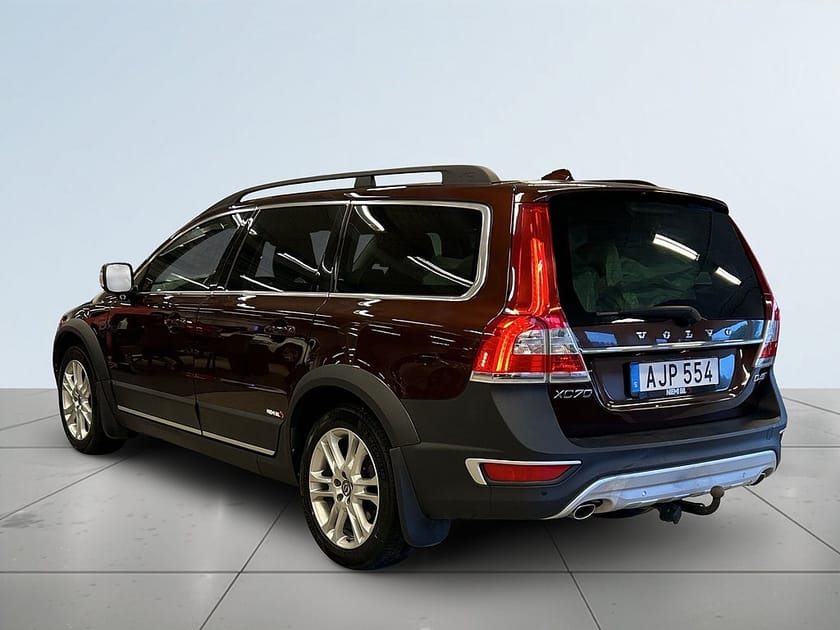 Bild 5 av Volvo XC70 D4 AWD Classic Summum Drag/BLIS/MoK-värm/Skinn/H&K-ljud