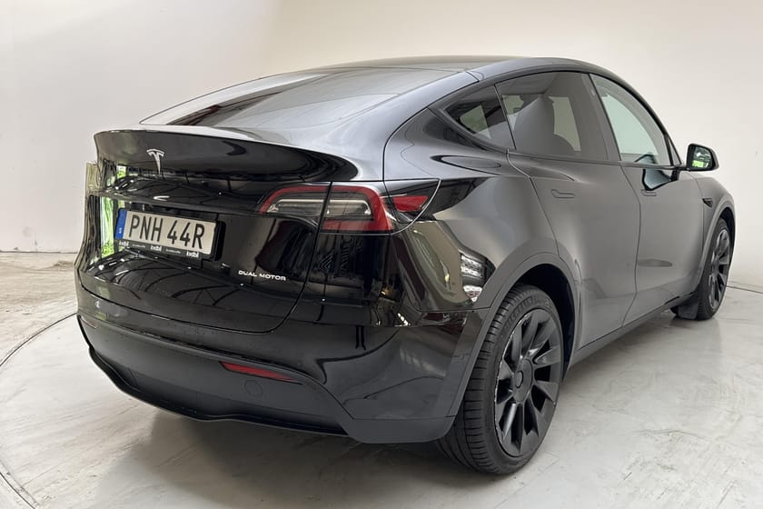 Bild 3 av Tesla Model Y Long Range AWD Dual Motor Vinterhjul ingår