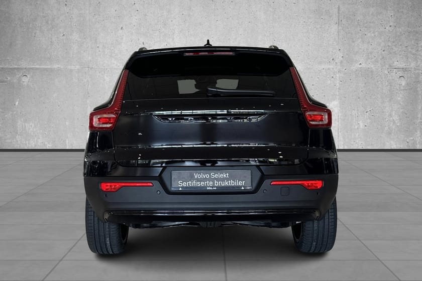 Bilde 4 av Volvo EX40 Twin Motor Black Edition 4x4 m/hengerfeste