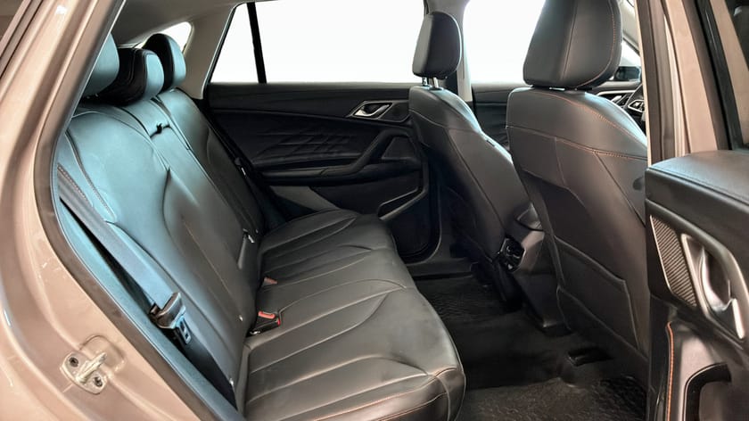 Bild 5 av MG HS PHEV LUX 1.5T // 307HK // STERLING SILVER