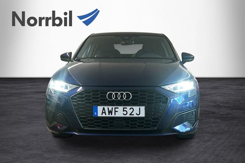 Bild 2 av Audi A3 Sedan 35 TFSI 150HK Carplay, 2-zonsklima, Drive Se