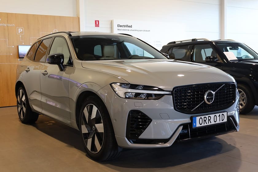 Bild 4 av Volvo XC60 Recharge T6 AWD AUT Ultimate Dark Pano H&K Orrefors