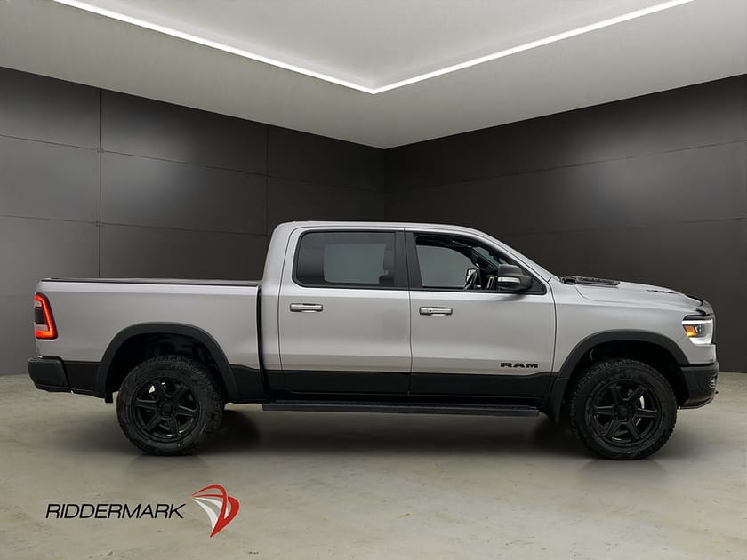 Bild 2 av RAM 1500 Crew Cab Dodge Rebel 5.7 4x4 Drag Luft Skinn H/K Pano Diff MOMS