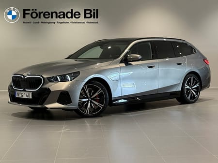 BMW 530e xDrive Touring M Sport Pro Innovation Drag B&W Panorama