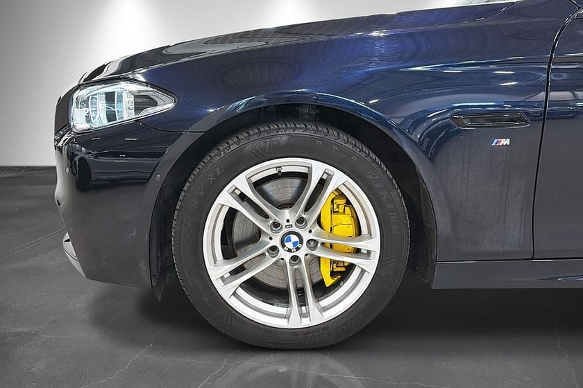 Bild 2 av BMW 530d xDrive Sedan 258hk M Sport H/K Adaptiv Pano HuD display