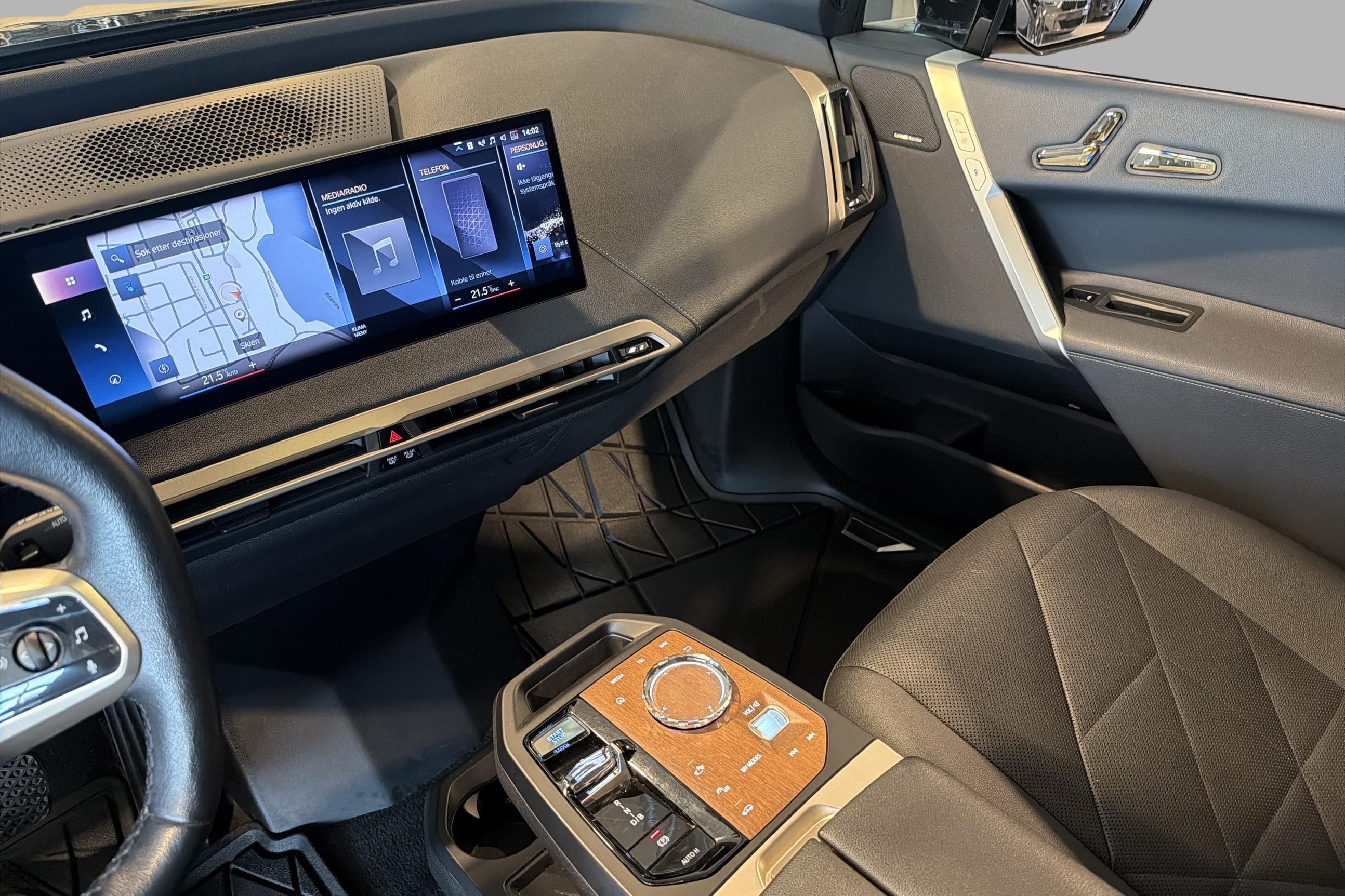 BMW iX xDrive50, 524hk, 2022
