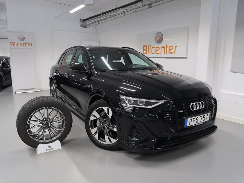 Bild 1 av Audi e-tron 55 quattro Q S line V-Däck ingår Cockpit-Elstol-CarPlay-Luftfjä